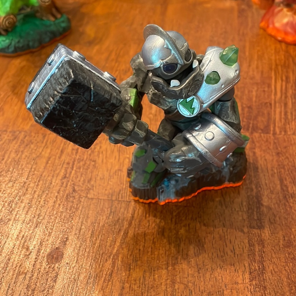 Skylander giant